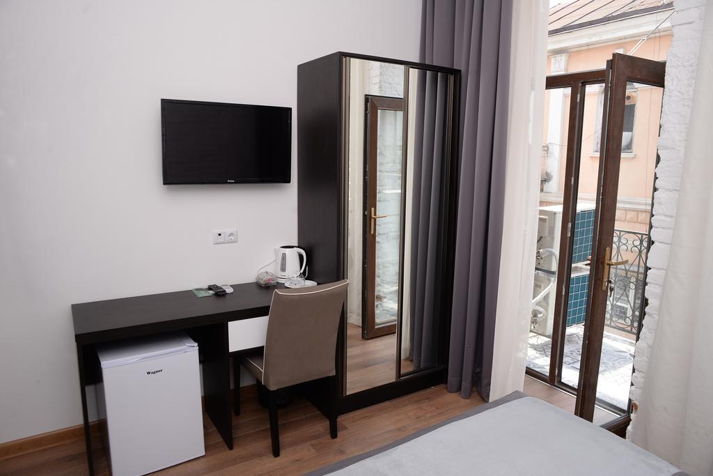 Guest House Gantiadi 바투미 외부 사진
